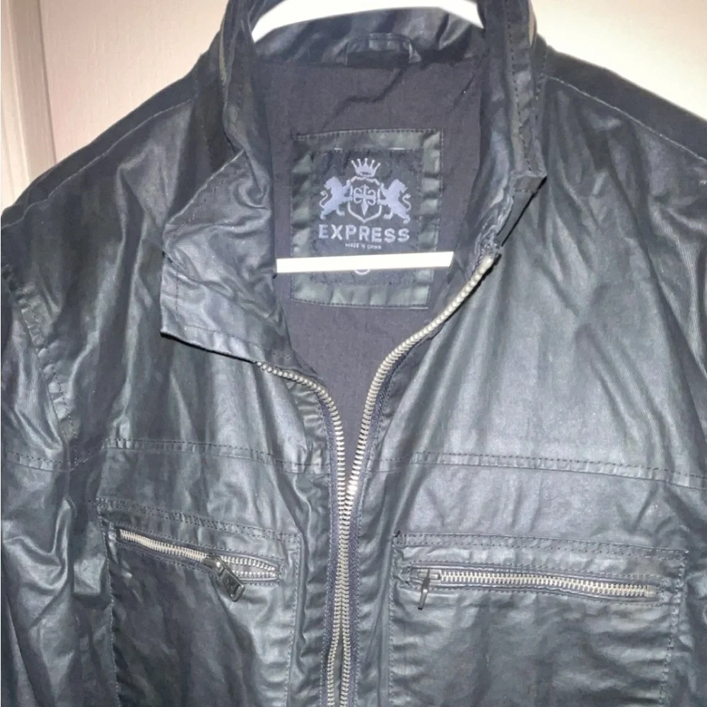 Black - Picture 6 of 6